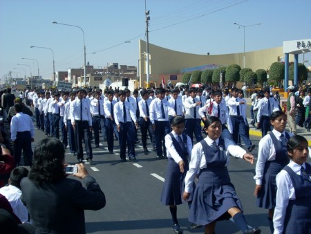 Desfile Institucional por Aniversario de la I.E.